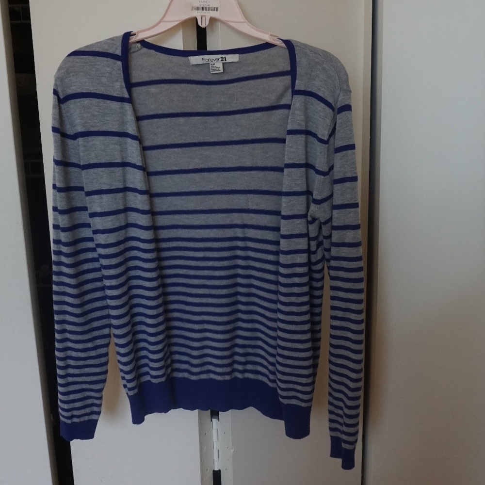 Gray & blue striped cardigan // Size S